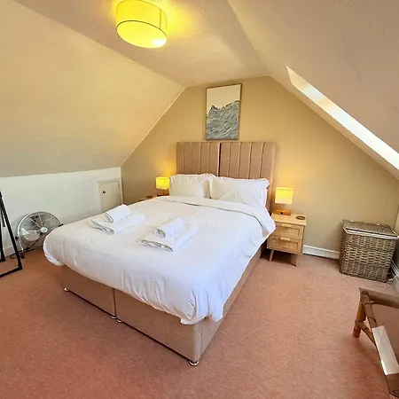 Сasa de vacaciones Tranquil 3-bed With Parking & Garden Bristol