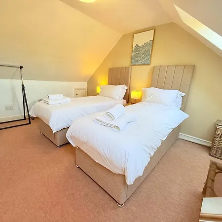 Tranquil 3-bed With Parking & Garden Bristol