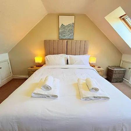 Сasa de vacaciones Tranquil 3-bed With Parking & Garden