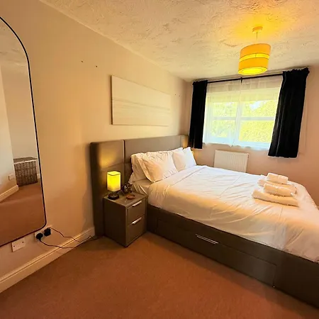 Nyaraló Tranquil 3-bed With Parking & Garden Bristol