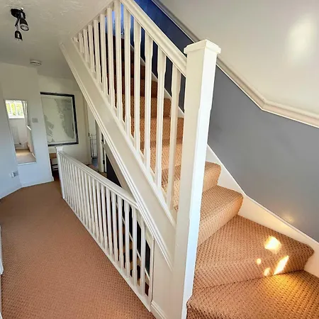 Nyaraló Tranquil 3-bed With Parking & Garden Bristol
