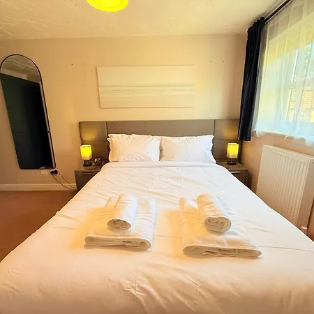 Сasa de vacaciones Tranquil 3-bed With Parking & Garden Bristol