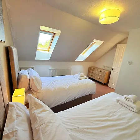 Tranquil 3-bed With Parking & Garden Сasa de vacaciones Bristol