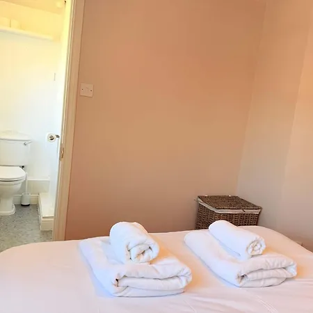 Сasa de vacaciones Tranquil 3-bed With Parking & Garden