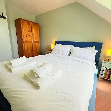 Tranquil 3-bed With Parking & Garden * Bristol