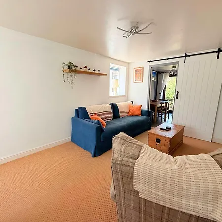 Сasa de vacaciones Tranquil 3-bed With Parking & Garden Bristol