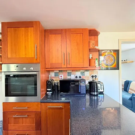 Tranquil 3-bed With Parking & Garden Bristol