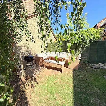 Nyaraló Tranquil 3-bed With Parking & Garden Bristol