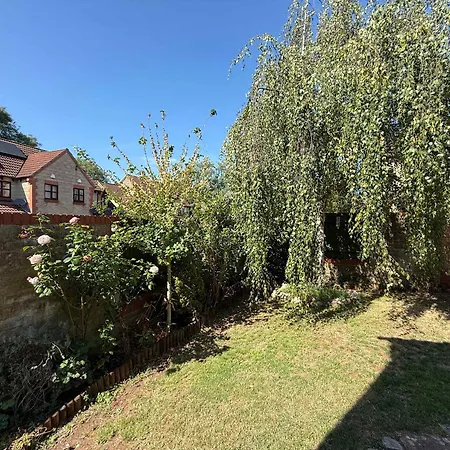 Сasa de vacaciones Tranquil 3-bed With Parking & Garden