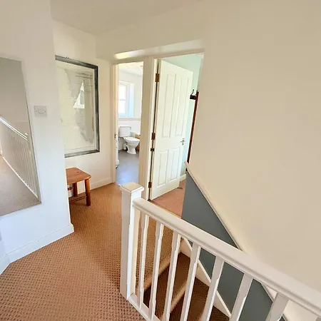 Сasa de vacaciones Tranquil 3-bed With Parking & Garden Bristol