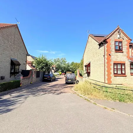 Сasa de vacaciones Tranquil 3-bed With Parking & Garden
